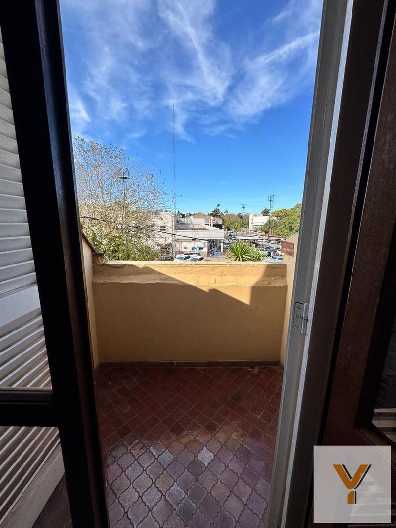 Departamento en Alquiler en Manuel B Gonnet, $ 1.300.000
