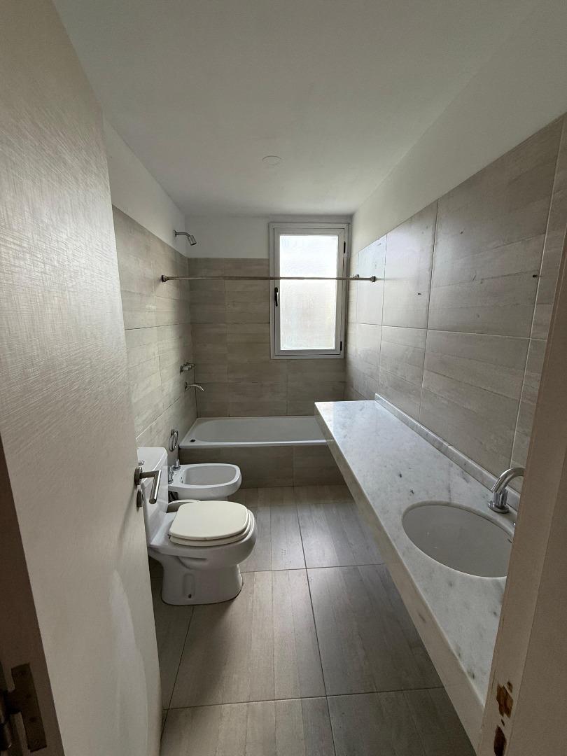 Departamento en Alquiler con 1 cocheras