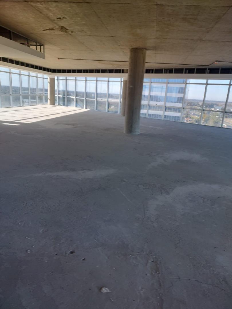 Int. O. Larghi 1 B1625 Belén De Escobar 100