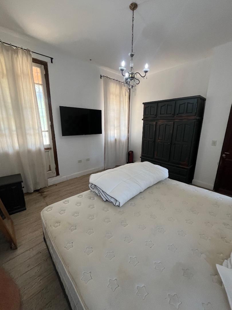 Casa en Alquiler con 1 cochera