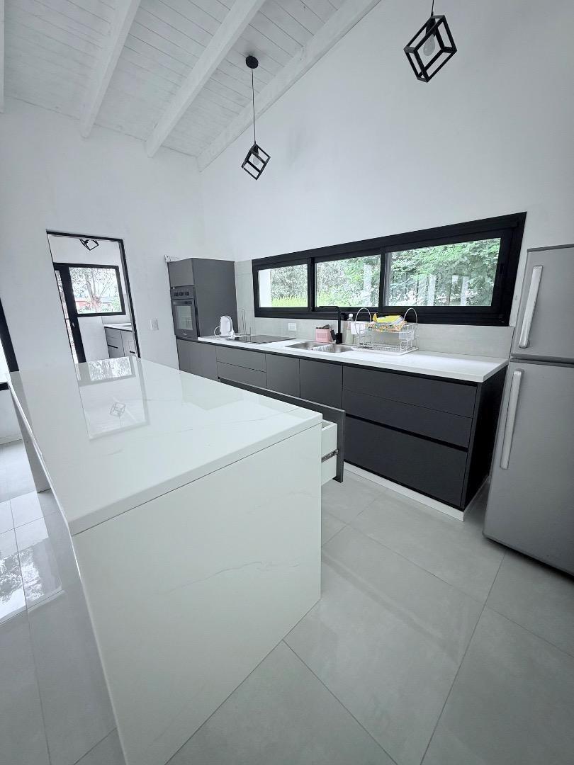 Casa 3 ambientes con 2 baños