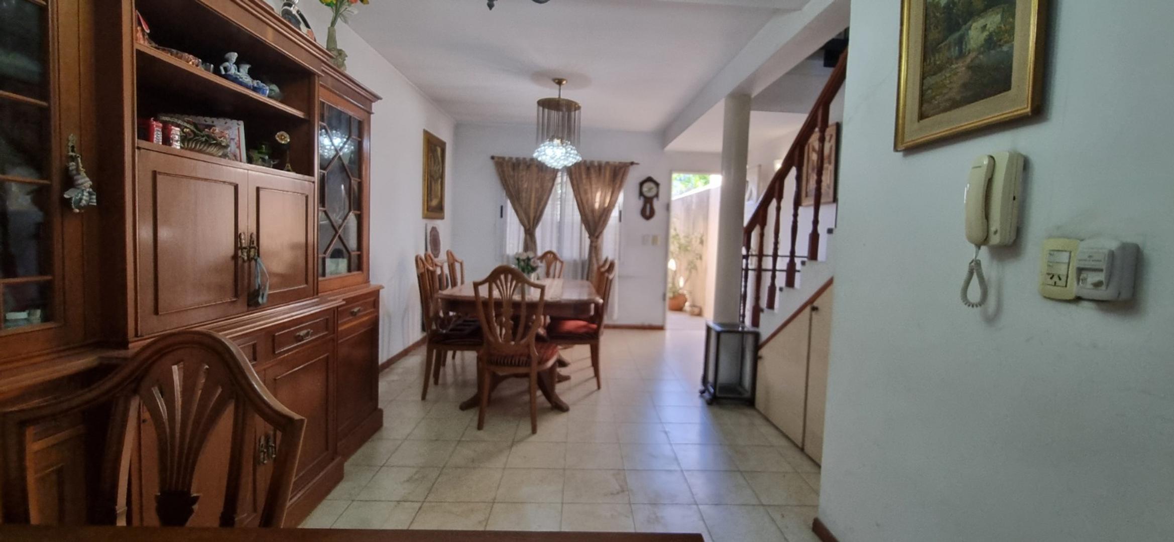 Casa en Venta con 1 cochera