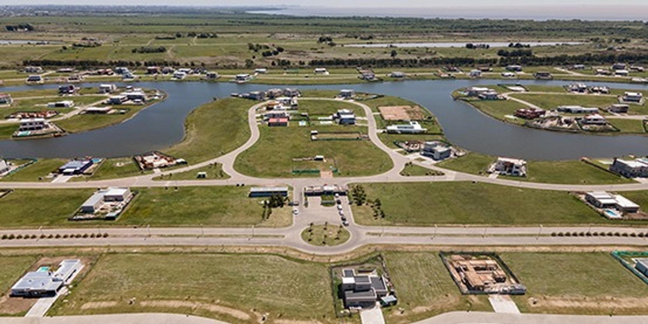 Terreno en Venta en Magallanes - Barrio cerrado, USD 110.000