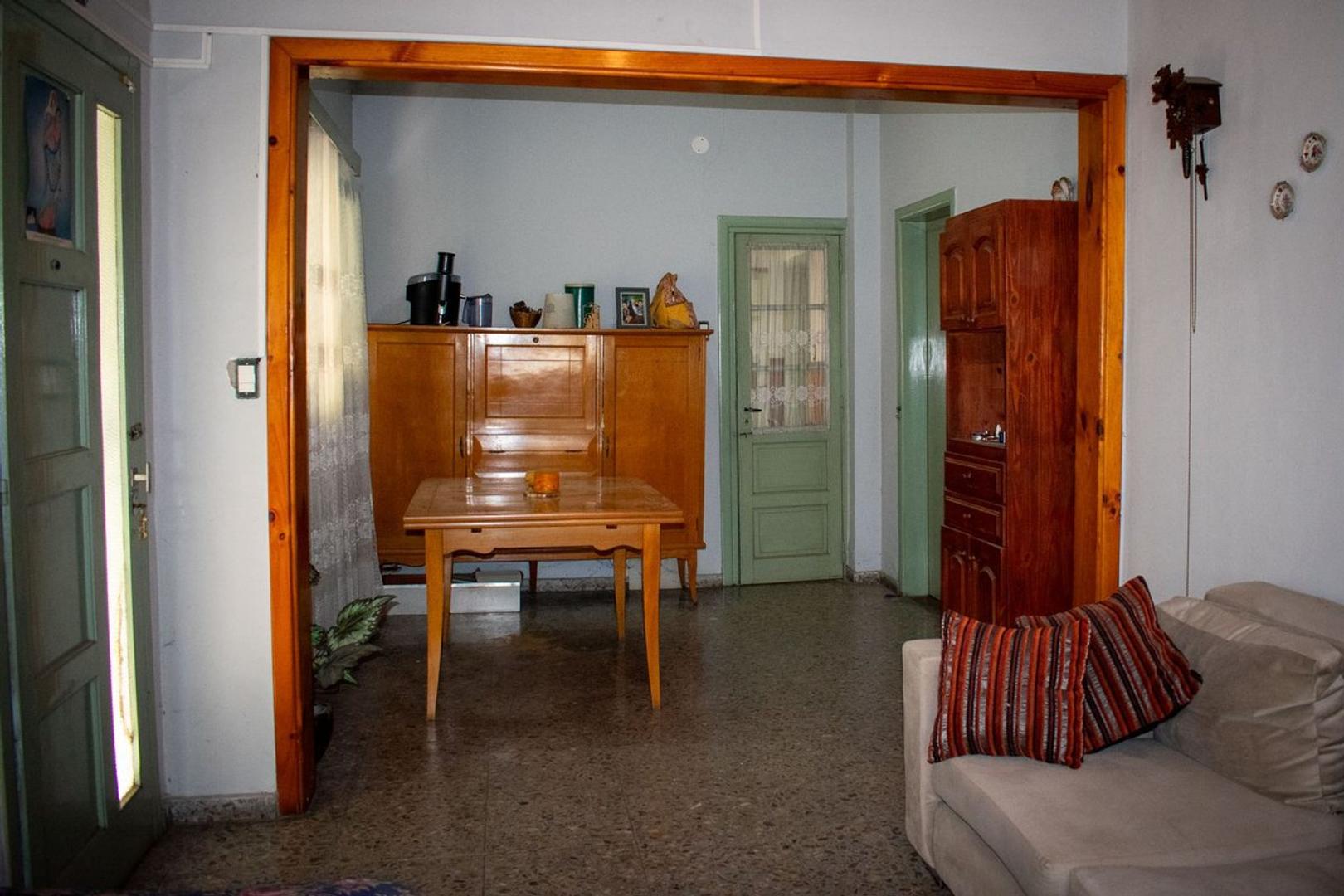 Casa 2 ambientes con 1 baño