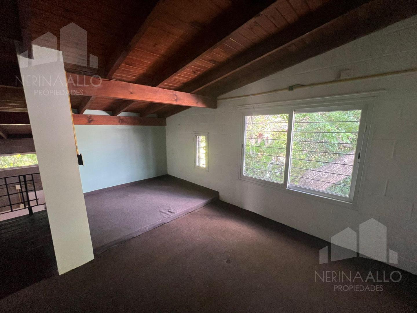 Casa en Alquiler en Castelar, $ 1.200.000