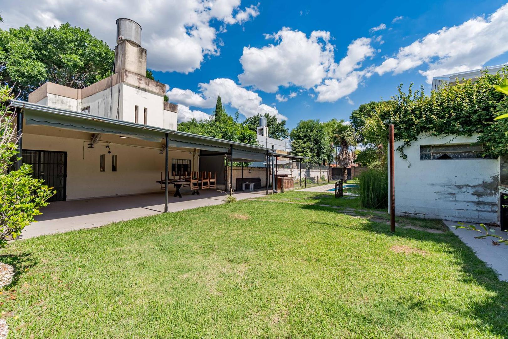 Venta – Casa 4 Dormitorios con jardín y pileta Fisherton