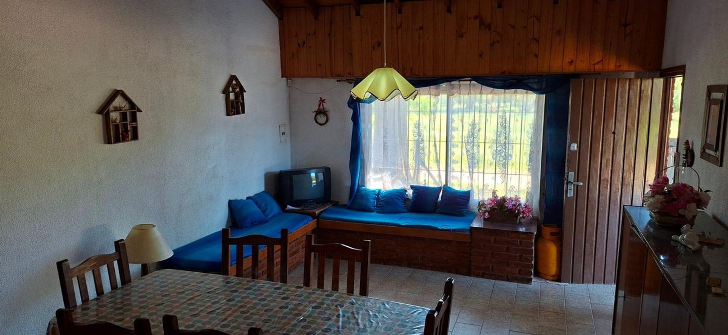 Casa 4 ambientes con 1 baño