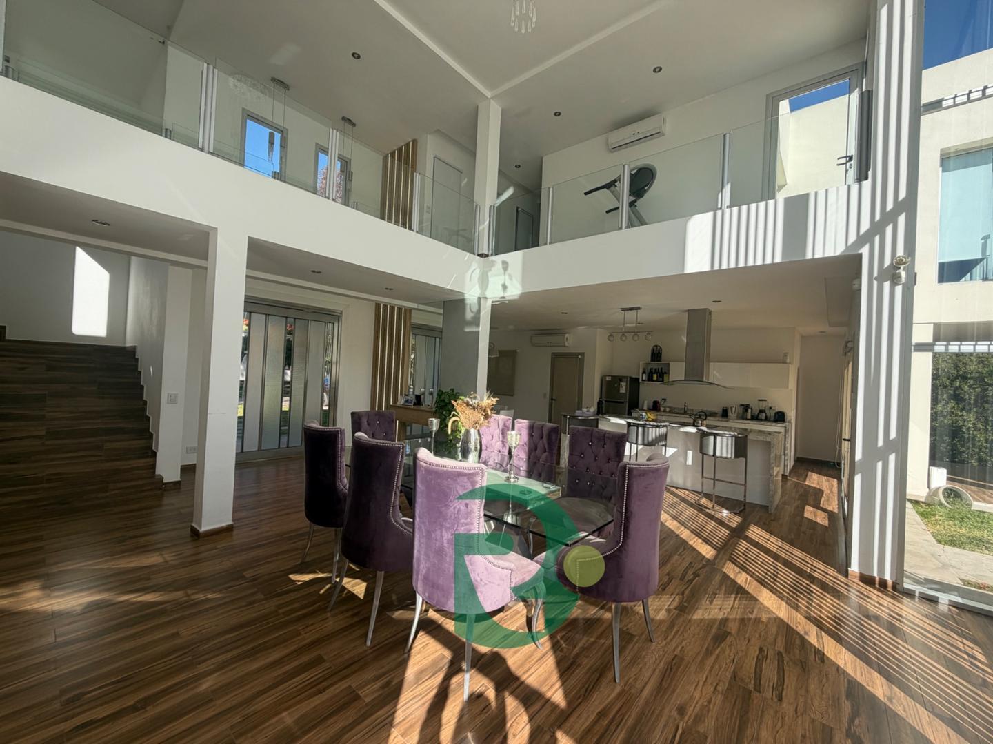 Venta Casa 5amb.Lote 1500mts.San Diego Country Club.Moreno