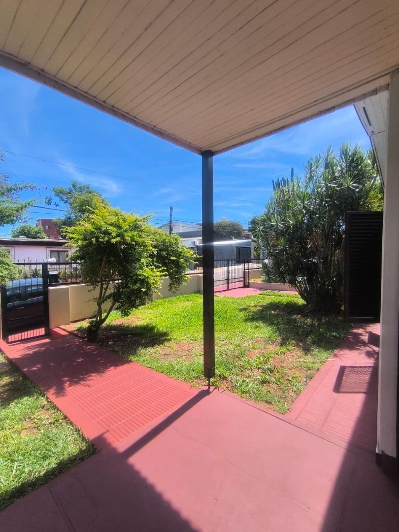 Casa en Alquiler con 1 cochera