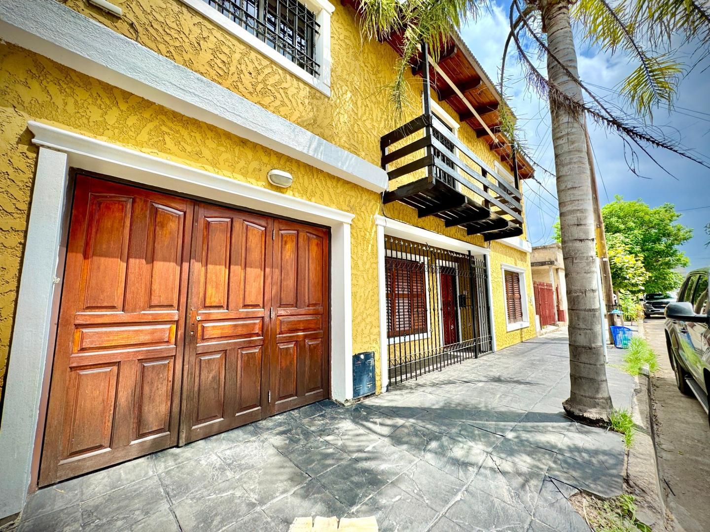 APTO CREDITO Venta casa 5 dorm  Alta Cba 2plantas