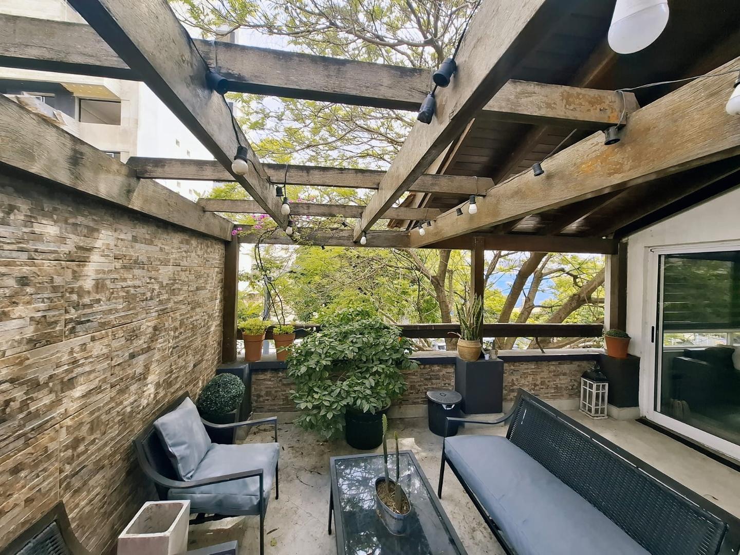 Venta de casa lote propio con pérgola, quincho y parrilla