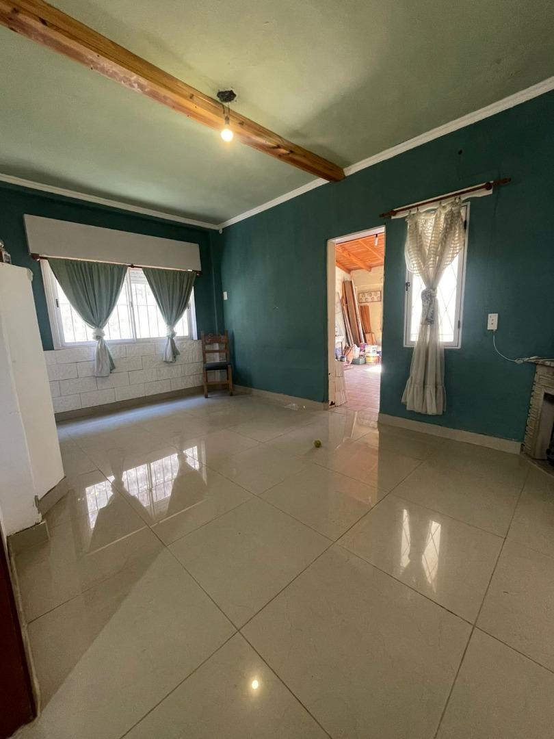 CASA  RECICLADA SOBRE LOTE DE 250 M2 EN HAEDO