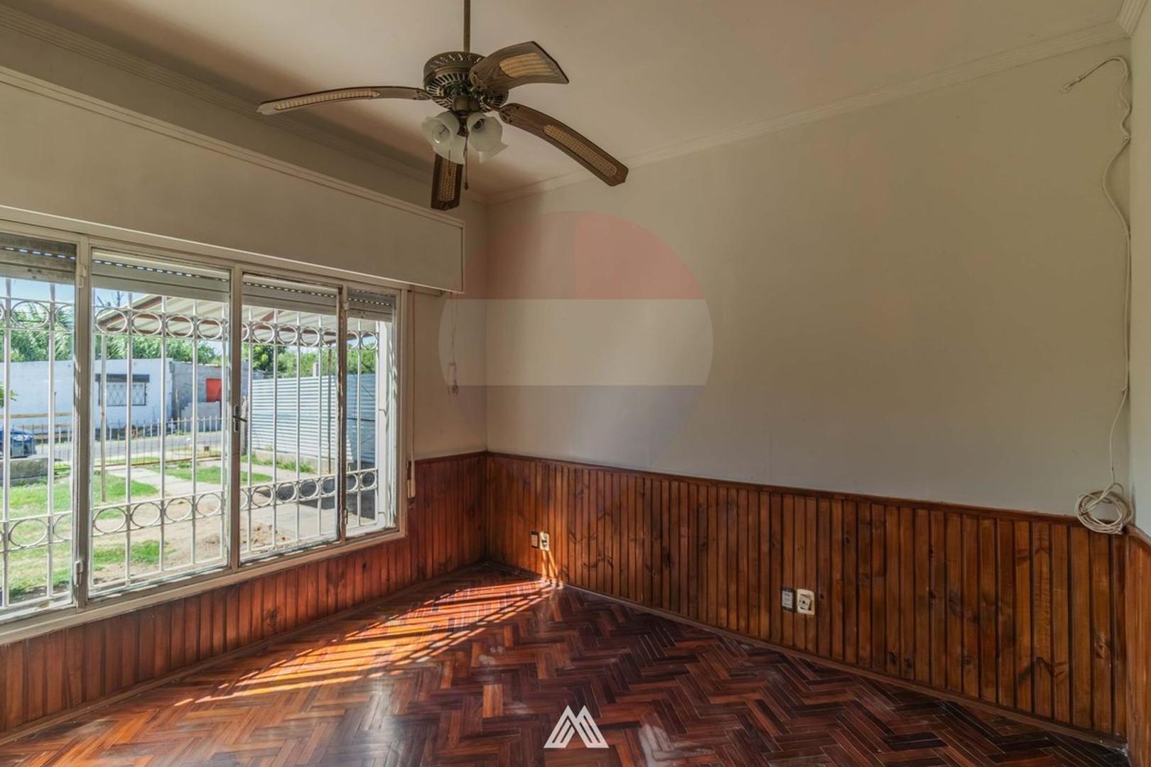 Casa en Alquiler con 1 cochera