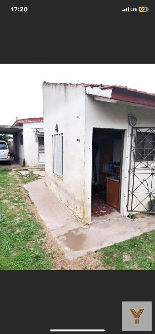 Casa 5 ambientes con 2 baños