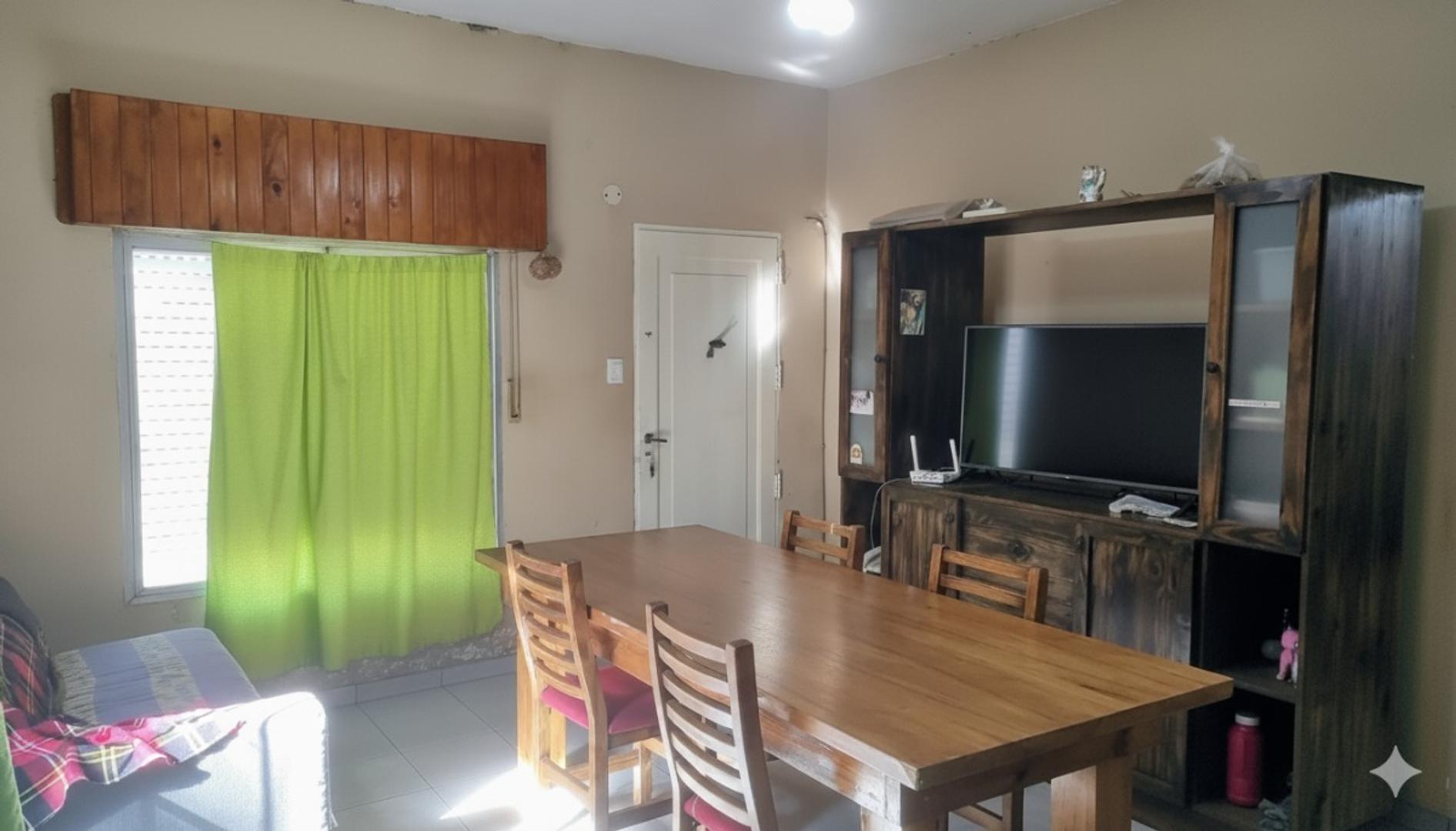 Casa 4 ambientes con 1 baño