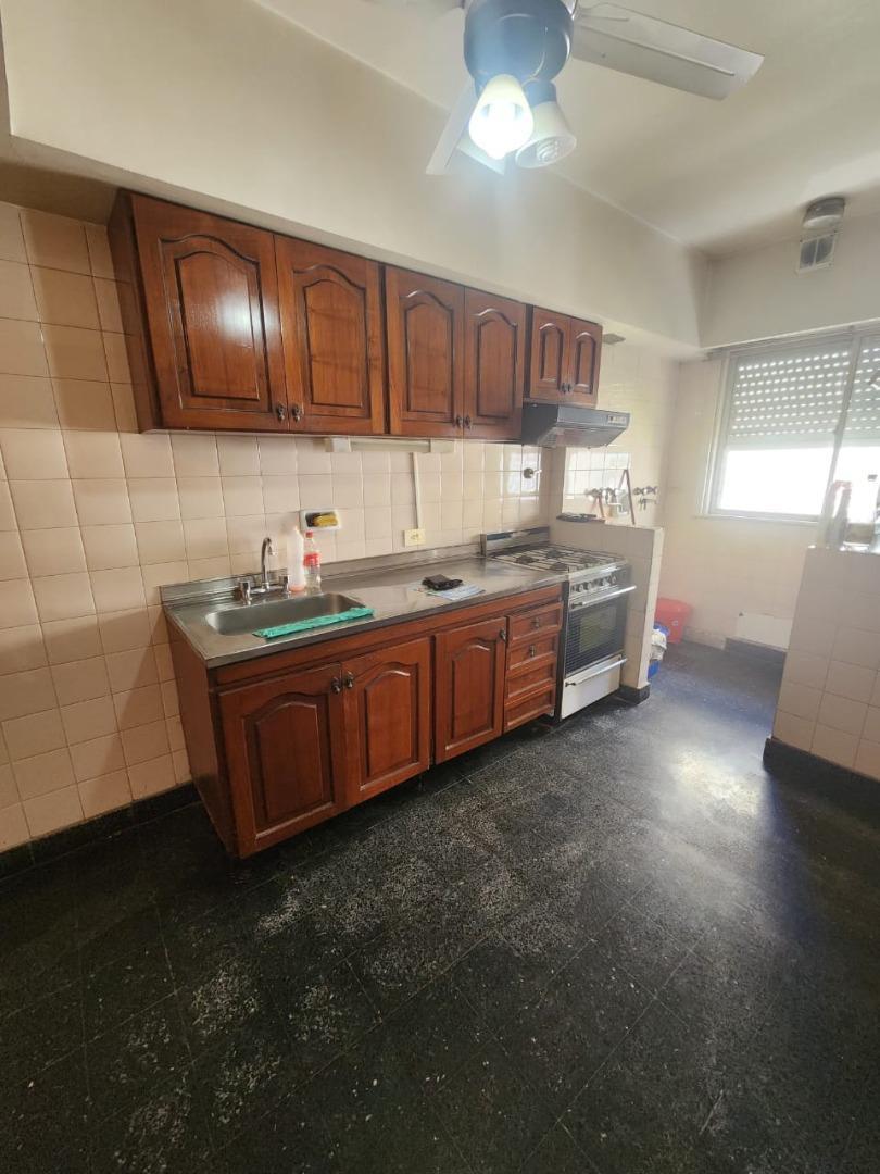 Condarco 100, Piso 6