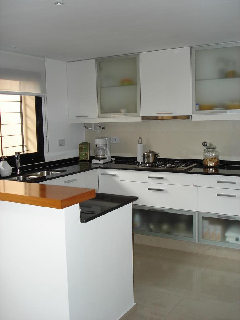 Venta Lote Apto Desarrollo Planta Baja y 6 Pisos. Lourdes, Rosario