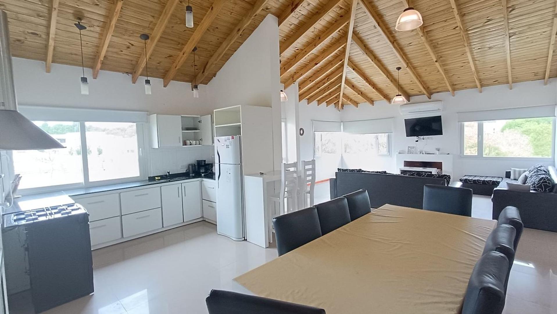 Casa 4 ambientes con 4 baños