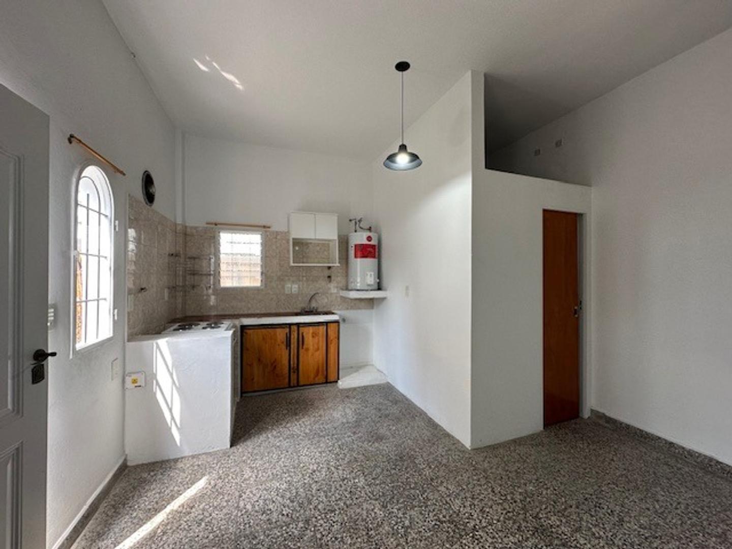 Departamento en Alquiler en Don Torcuato, $ 800.000