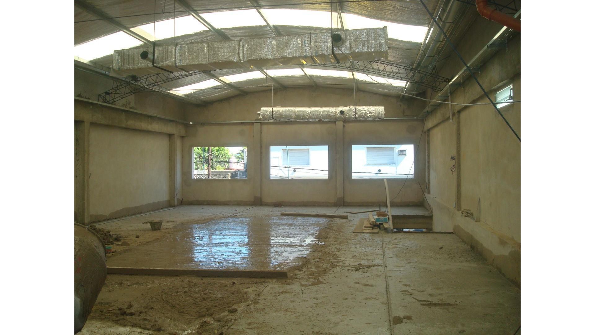 EXCELENTE EDIFICIO EN 2 PLANTAS APTO TODO DESTINO