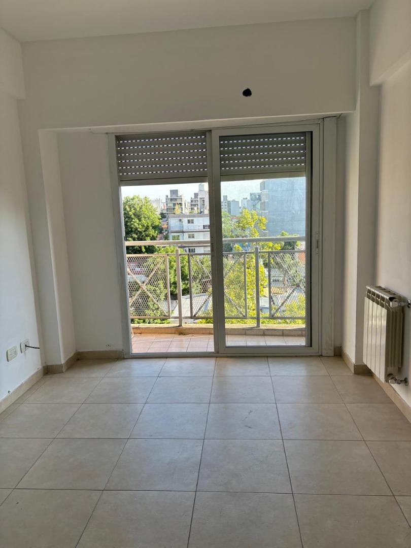 Departamento en Alquiler en Moron Sur, $ 400.000