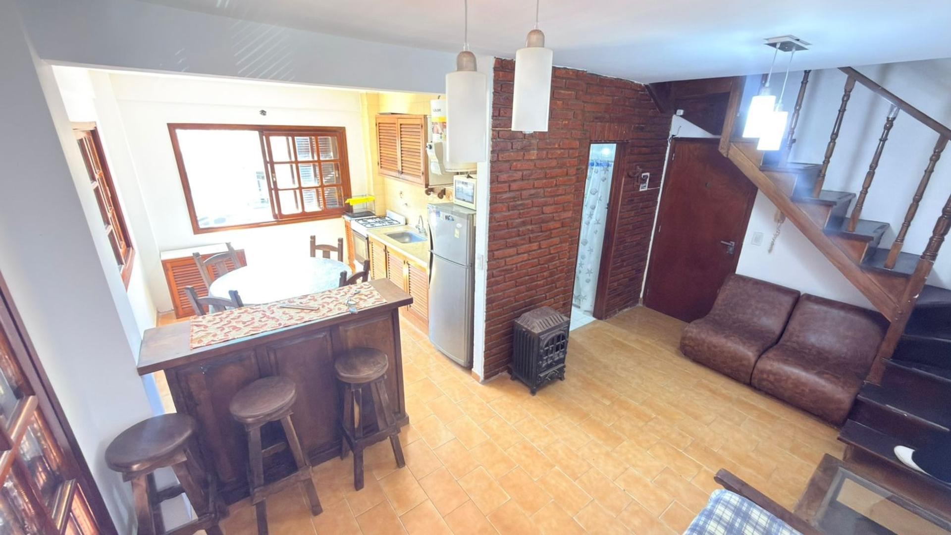 Mensajerias 100, Piso 2