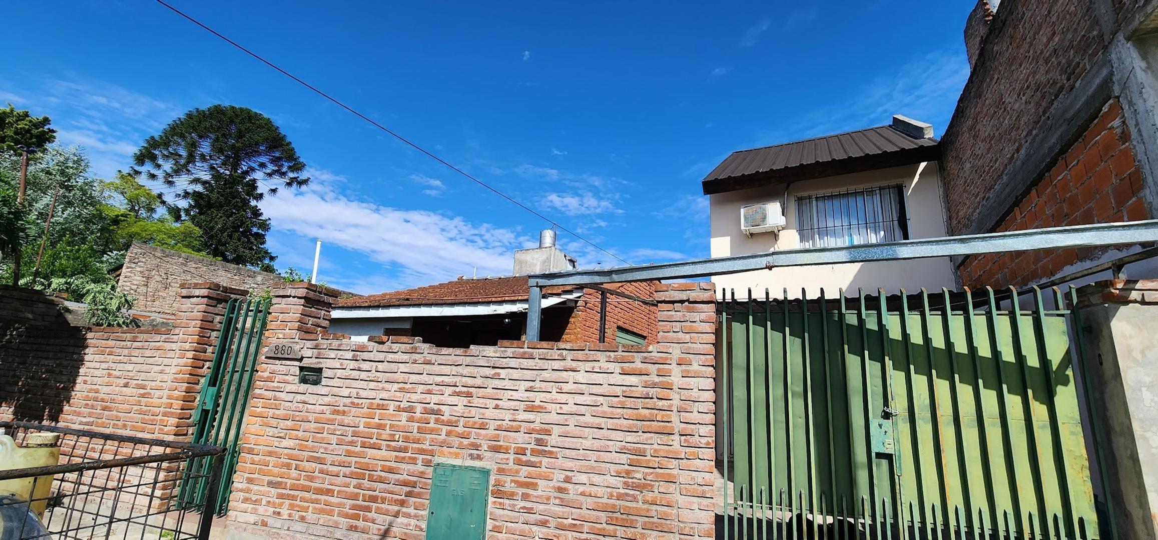 casa de 3 amb y otra de 3amb en dos plantas ideal 2 familias