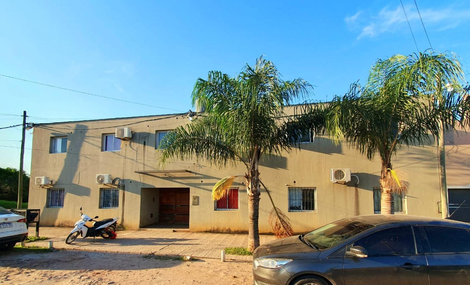 Pasaje Caracas 100, Piso 1