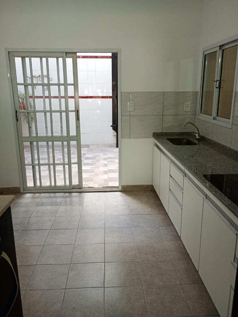 Depto Tipo Casa en Alquiler en El Palomar, $ 800.000