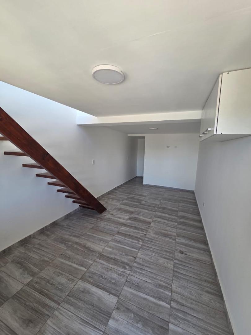 Depto Tipo Casa 2 ambientes con 1 baño