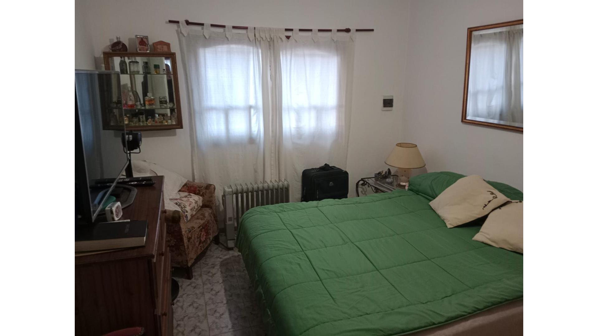 Venta PH  de 4 amb c/ cochera en Constitución