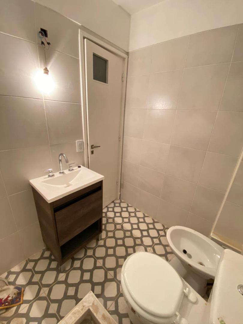 ALQUILER 24 MESES DEPARTAMENTO DOS AMBIENTES AL CONTRAFRENTE