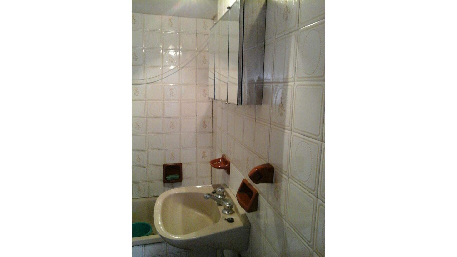 Dto. 1 amb. amplio divisible con cochera