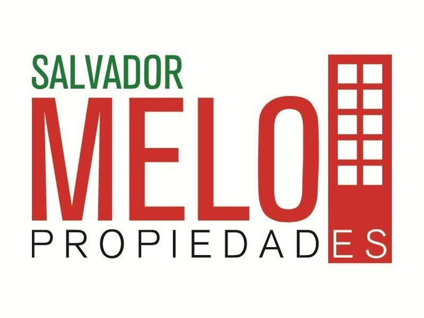 Monoambiente con balcón