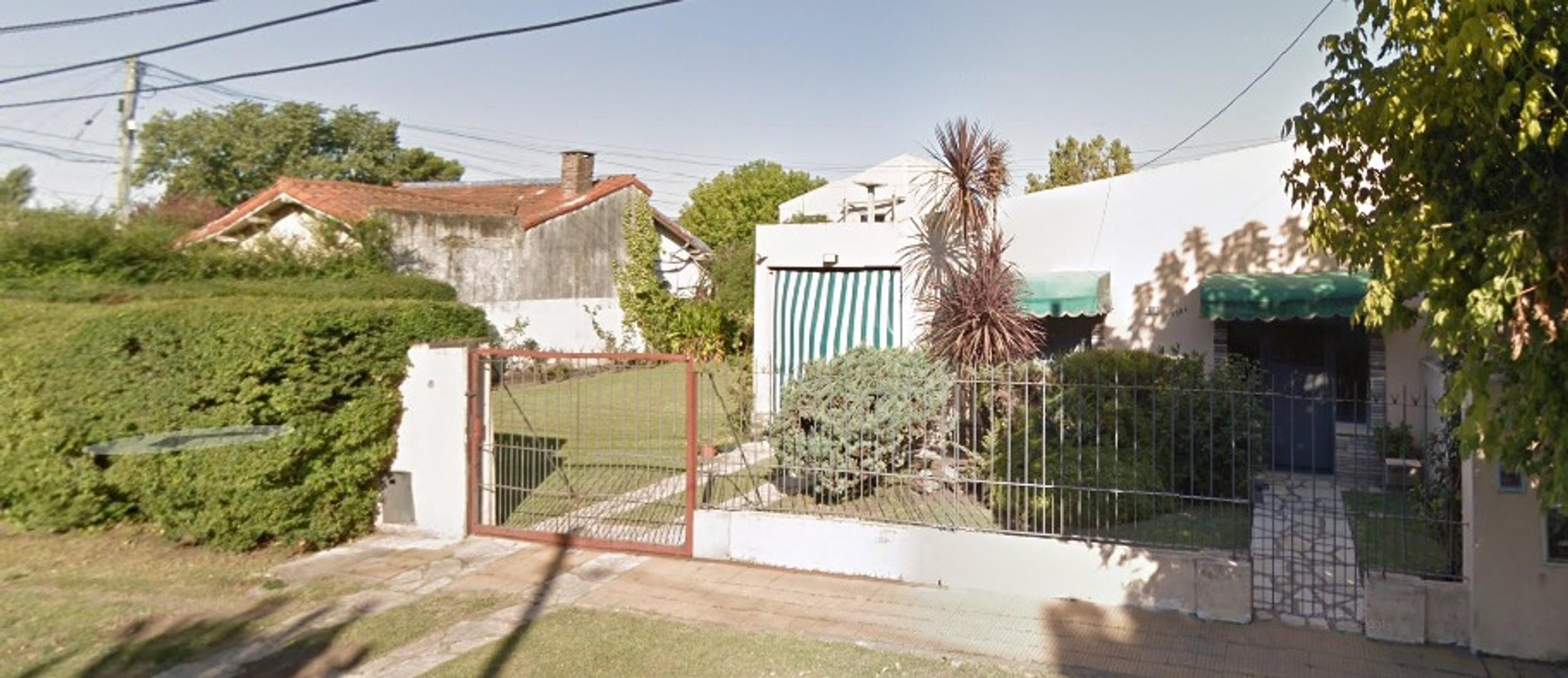 Casa venta amplio parque Ituzaingo Norte