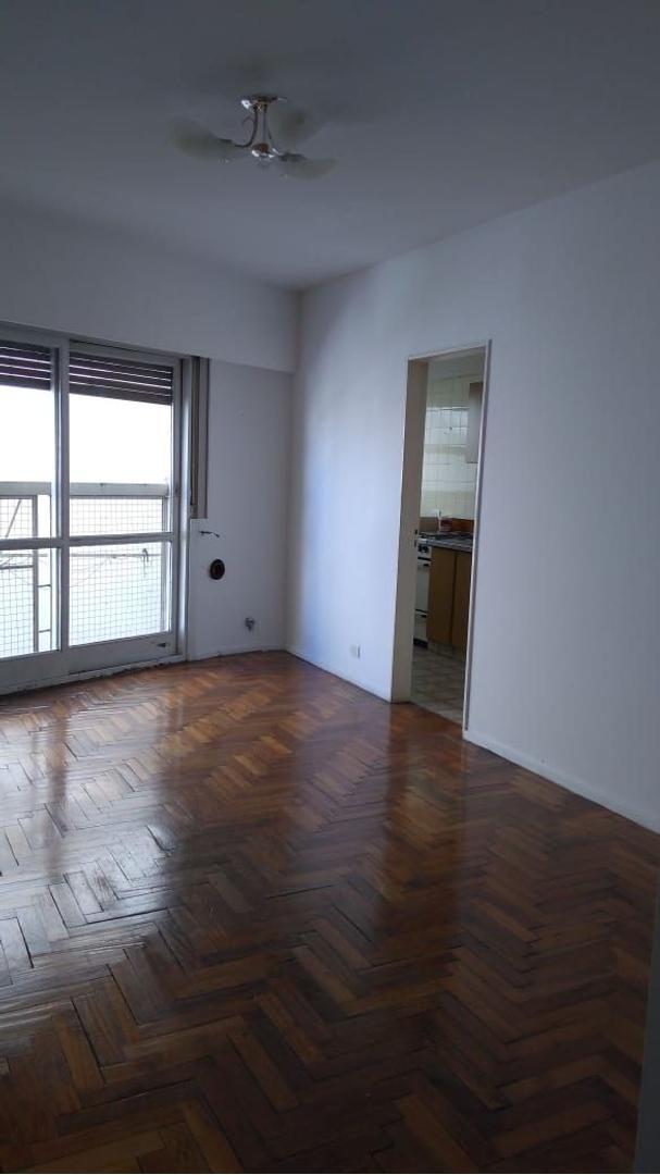 2 AMB COLEGIALES S/MUEBLES