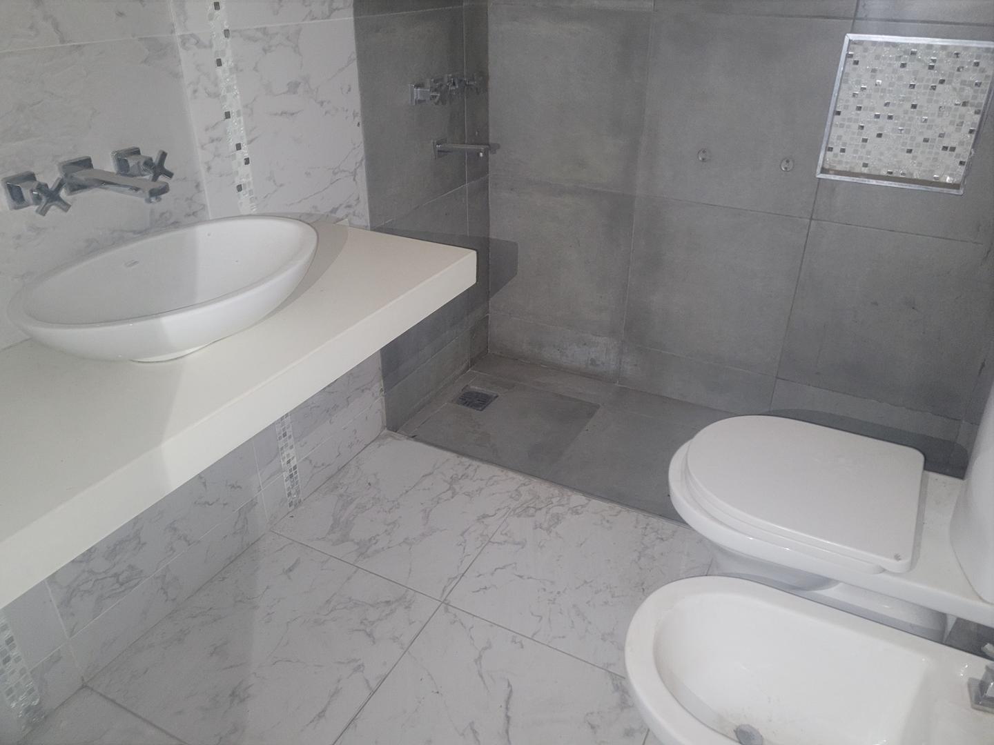 Casa 4 ambientes con 3 baños