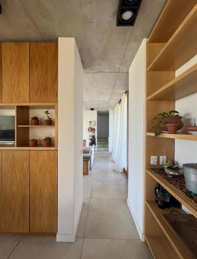 Casa 4 ambientes con 3 baños