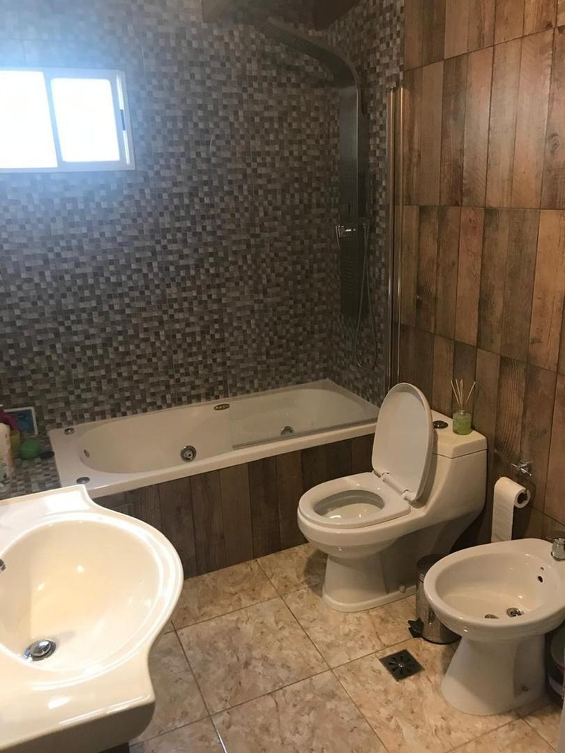 Depto Tipo Casa 3 ambientes con 2 baños