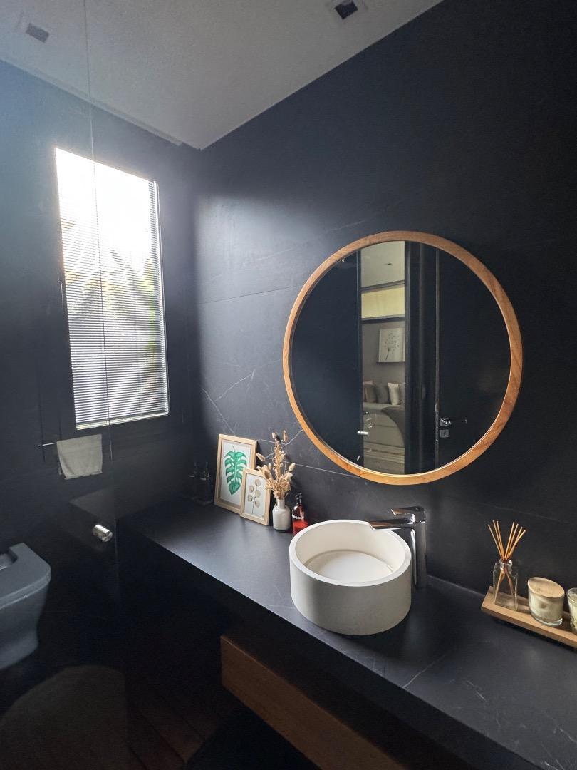 Casa 6 ambientes con 4 baños