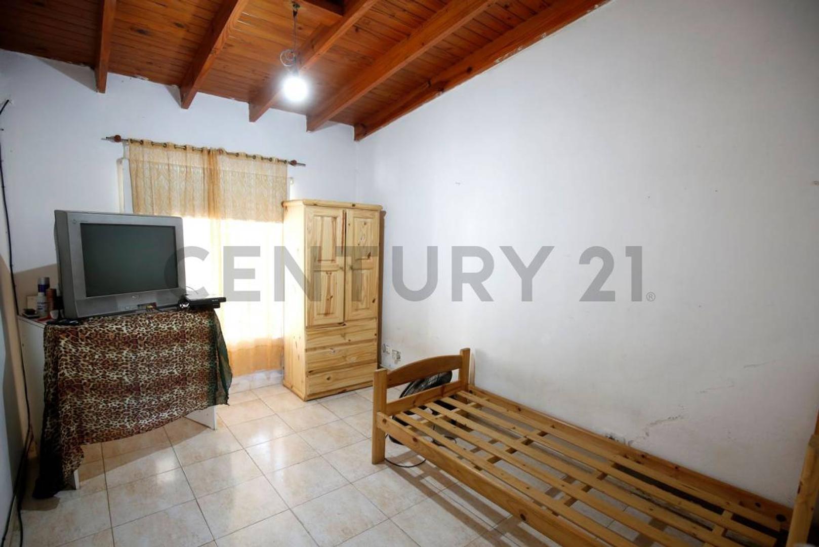 40 entre 137 y 138 , Piso 0