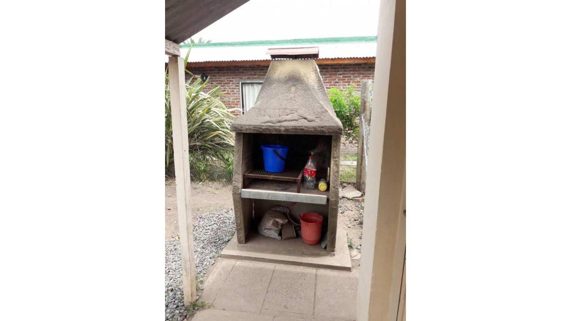 Casa 2 ambientes con 1 baño