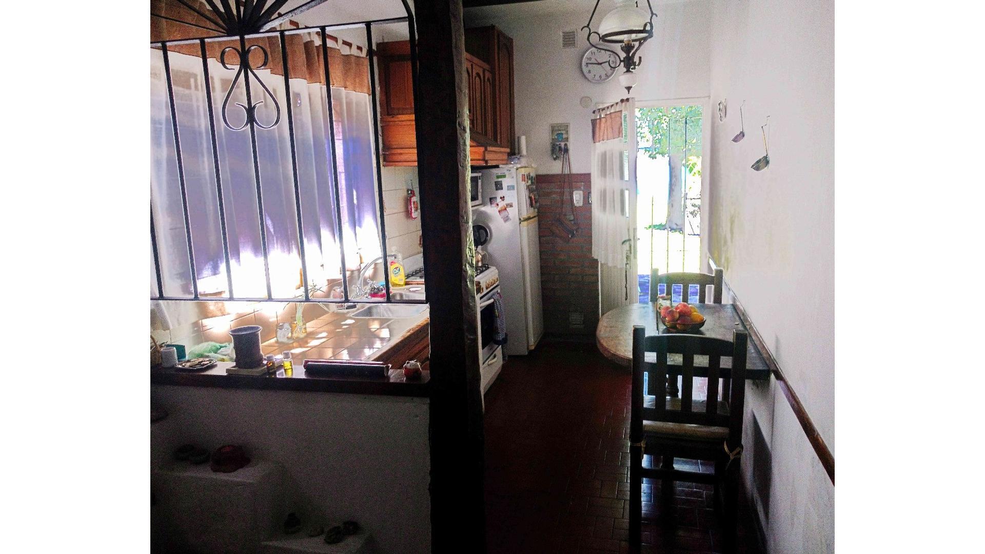 HERMOSO CHALET ACEPTA PARTE PAGO DPTO EN CABA, OPORTUNIDAD!