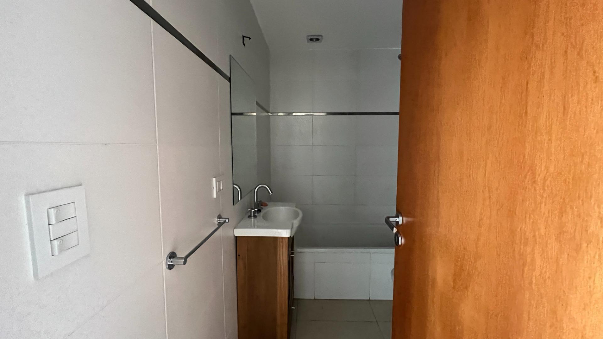 Departamento en Alquiler en Ituzaingo, $ 950.000