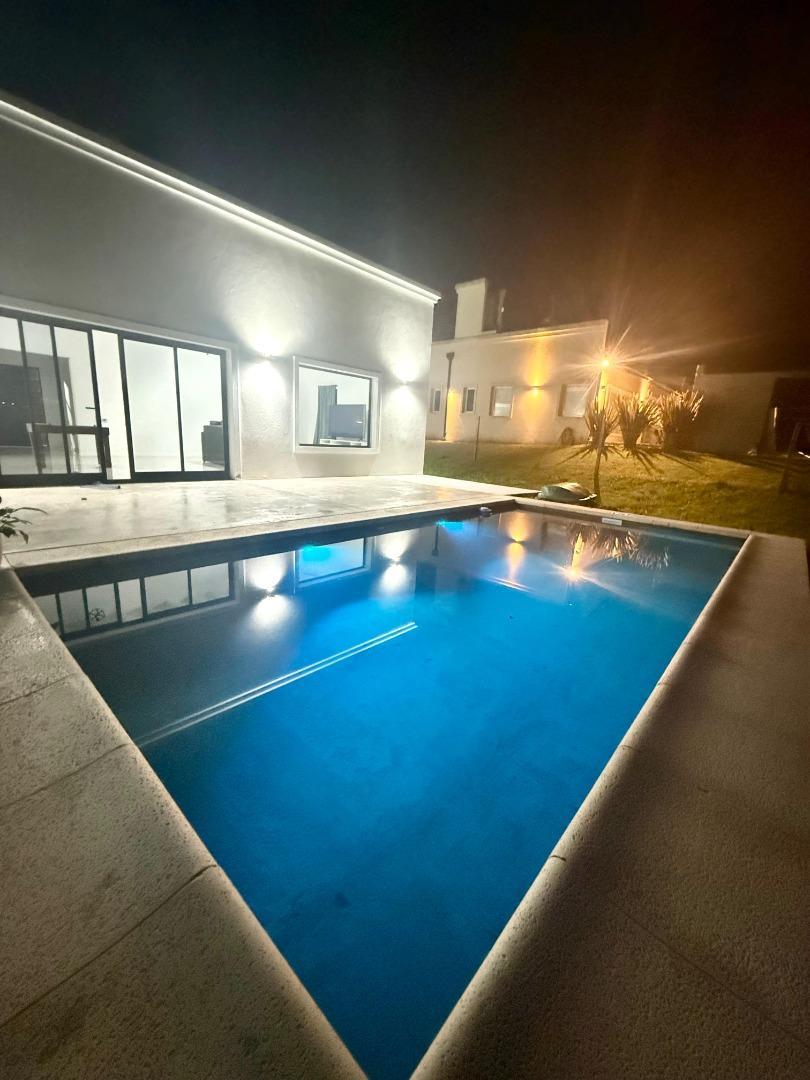 CASA EN VENTA BARRIO PRIVADO BARRANCAS DE SAN BENITO