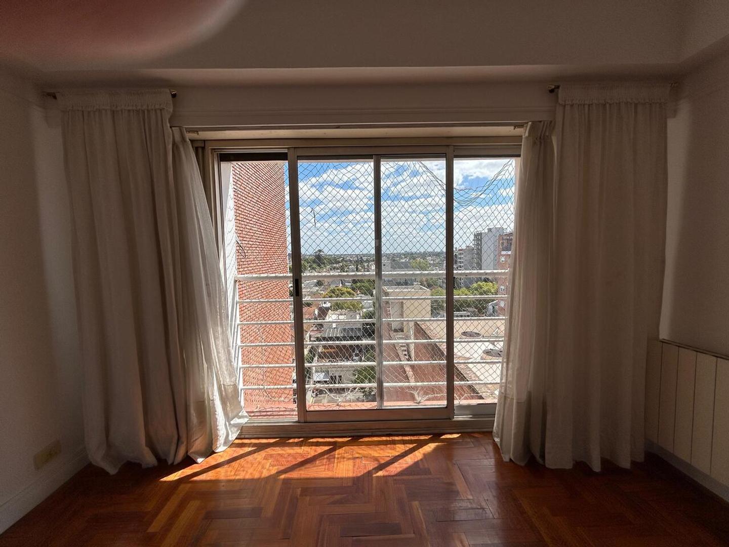 Departamento 4 ambientes con 3 baños