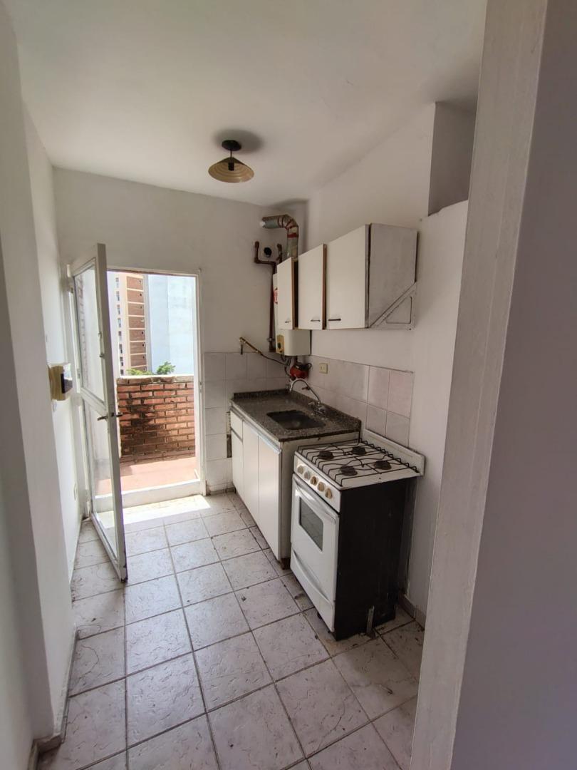 Larrañaga 100, Piso 8