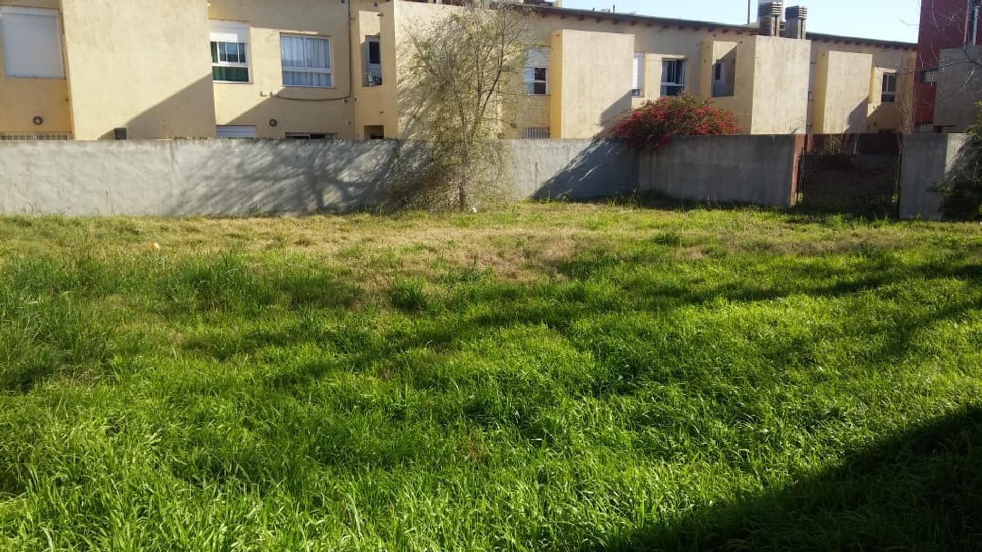 Excelente lote Zona UTN a mts de Bv Roca