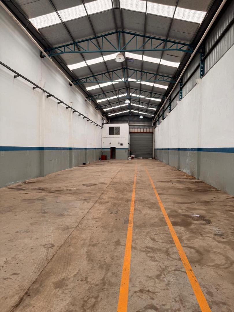 Excelente Galpón 500m2 en Zona Industrial de Loma Hermosa