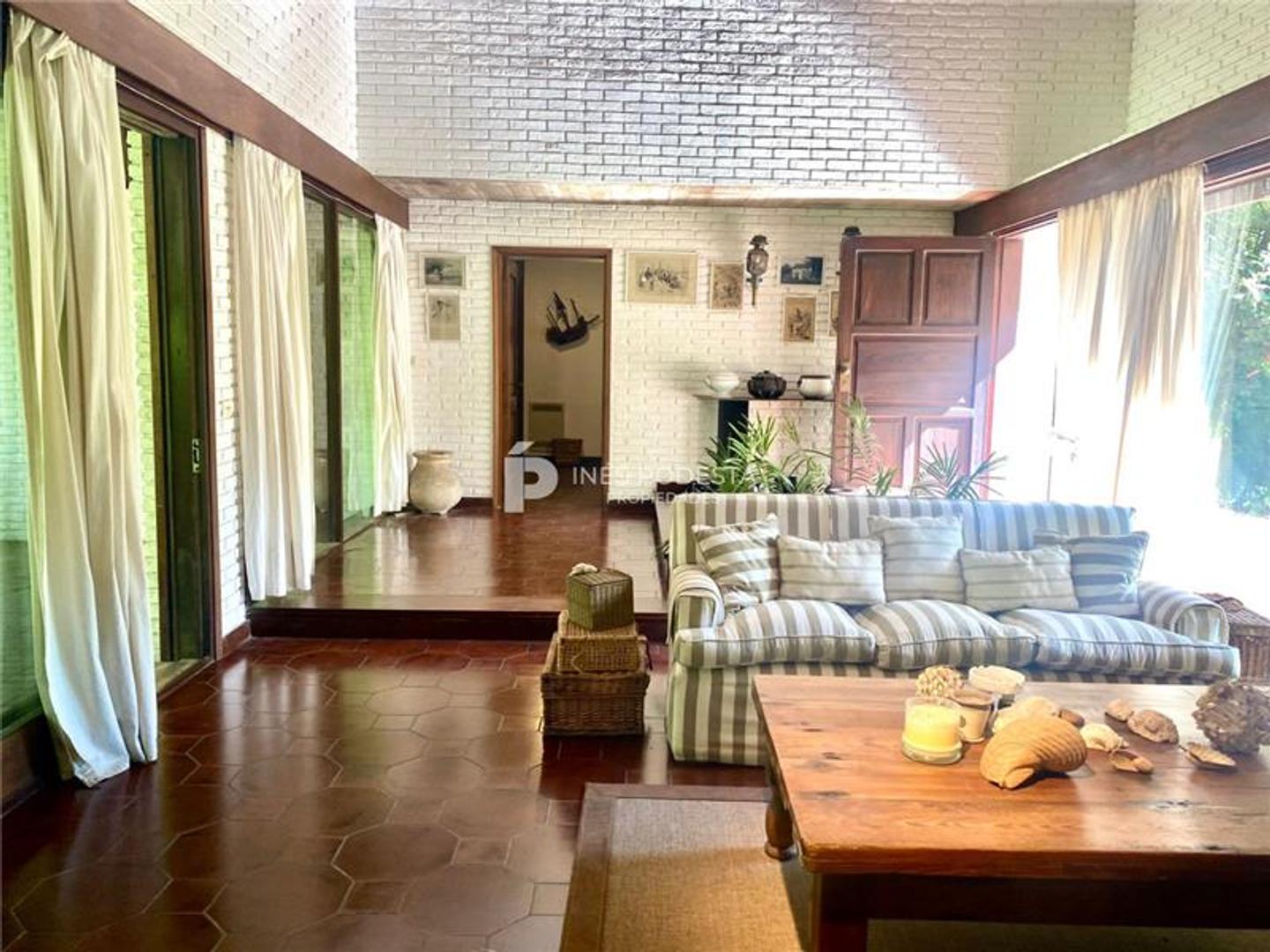 Casa en Alquiler de 5 dormitorios